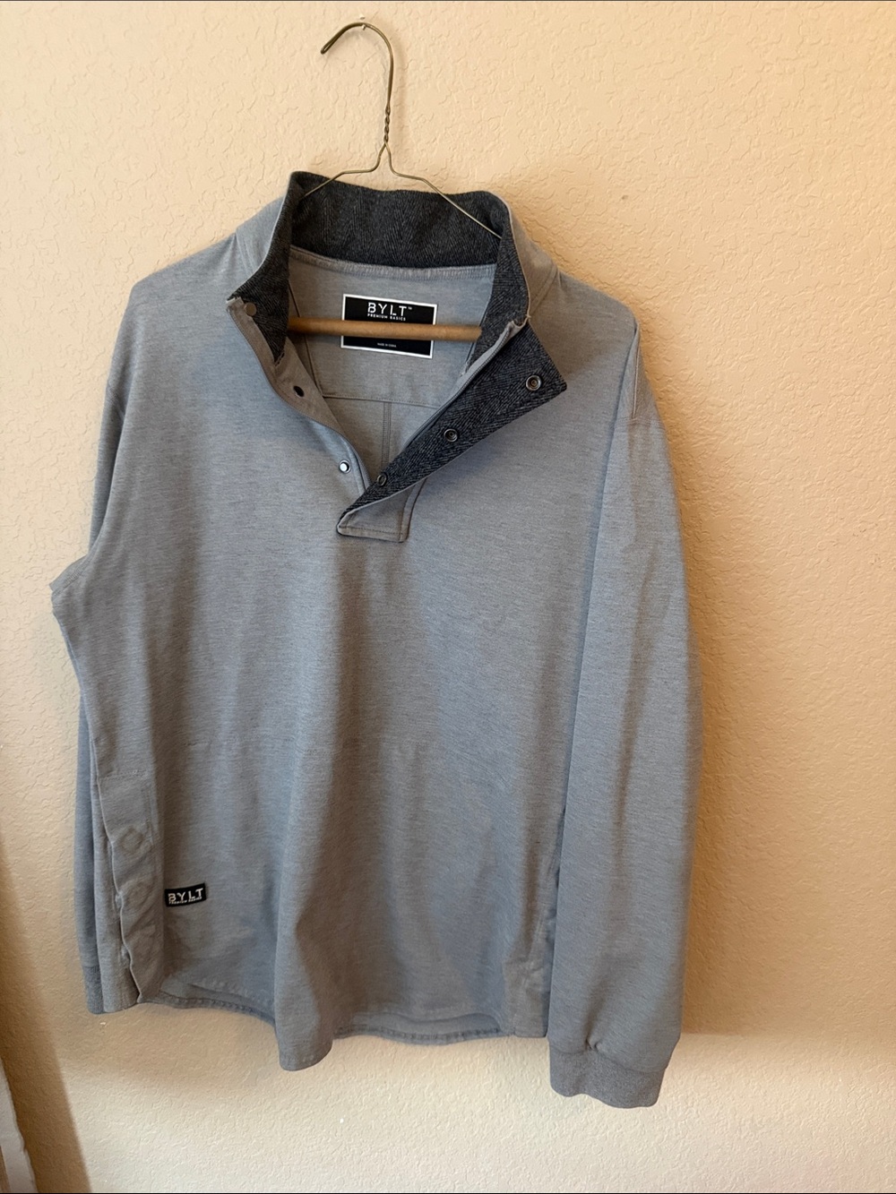BYLT Basics Heather Gray Pullover with Contrast Snap Collar